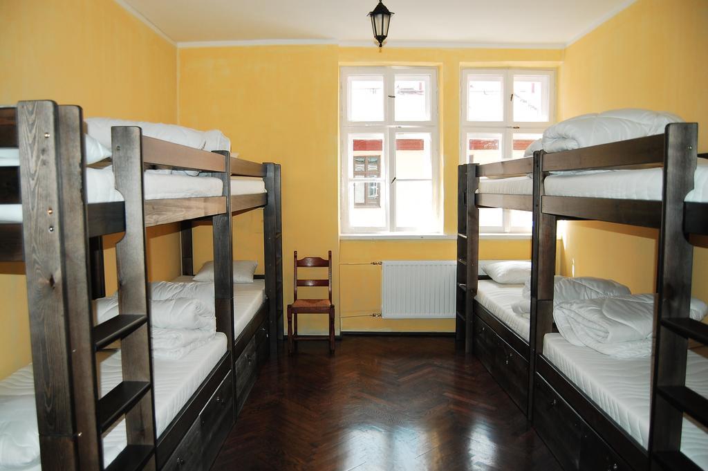 Bed 8-Bed Dormitory Room Bathroom